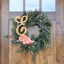 Use shades of brown to create a wreath with a natural and earthy vibe. 46 Summer Wreath Ideas For Your Front Door Craftcuts Com