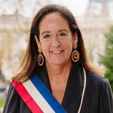 Ellen Hampton (@EllenHampton)