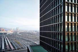 auf dem westlink areal beim bahnhof zurich altstetten entstehen neue stadtraume deren identitat wird massgeblich durch die gesta architekt architektur gebaude