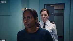 The show hit its stride with 'steely keeley', long interrogations, a shock death and the caddy. Line Of Duty S Prison Guard Alison Merchant Appears To Finally Get Caught In Filming Pictures Aktuelle Boulevard Nachrichten Und Fotogalerien Zu Stars Sternchen