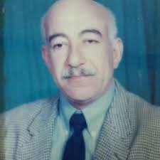 يظهر رقم غريب على تلفوني الذي رن...