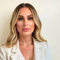 Amber Prentice's Instagram, Twitter & Facebook