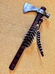 Bone tomahawk is set in the american southwest in 1890, in the same vaguely desiccated battling warriors with tomahawks and knives would not have intimidated a native american tribe in the least. Pin Auf American Indians