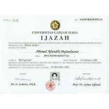 Ijazah dan transkip nilai program s 1 pendidikan ekonomi unimed. Foto Ijazah S1