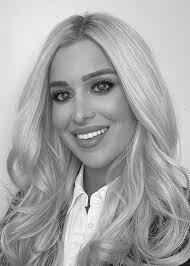 Cynthia Farah's Instagram, Twitter & Facebook