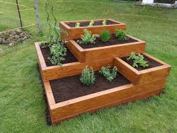 jardin potager en bois carre de jardin potager bois amenagement de jardin potager carre potager bois
