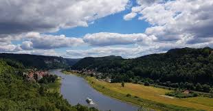 Das haus liegt auf dem hausberg 6 und sie haben von hier einen romantischen blick über das elbtal. Von Stadt Wehlen Zur Wilkeaussicht Und Zum Steinbruchpfad