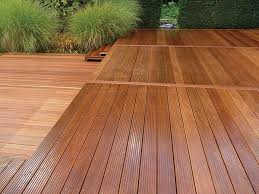 Der umweltfreundliche baustoff für die gartenoase. Holz Im Garten Holz Und Wpc Terrassendielen Gartenzaune Sichtschutzzaune Carports Kinderspielgerate Senco Holzfachhandel Gmbh Essen