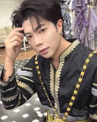 我的天酒家级别的饭店竟然藏得那么深朋友们我刷到一家3只螃蟹只要48块的饭店，没有想到这里的东西那么棒视频里的都可以放胆的叫，我已经帮你们test了真的可以，哇那个豆腐，哇那个虾，哇那个羊腩煲和娘惹鱼