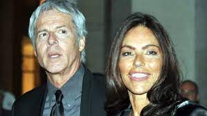 Ai tempi, il cantautore era ancora sposato con la prima moglie, paola massari e quindi il loro rapporto inizialmente fu esclusivamente lavorativo. Claudio Baglioni La Difficile Separazione Colpa Di Rossella Il Retroscena