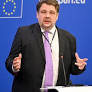 Internal CDU Tensions Escalate Over Migration Debate and Far-Right Support