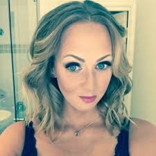 Suzanne Rennie's Instagram, Twitter & Facebook