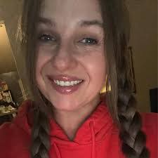 Amber Cochran's Instagram, Twitter & Facebook