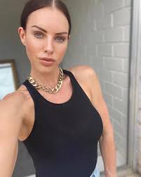 In 2010 alex pike returned to the albury area and opened face clinic with the doctors at lavington in 2011 alex pike rn has taken face clinic from allergen gold status in 2014 to allergen plantinum status in 2015 and has again been recognised in 2015 as being in the top 250 injectors australia, nz and asia pacific with drug company allergan. Pip Edwards 40 Gets A Luxe Aqua Gold Facial Treatment In Sydney Daily Mail Online