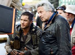 Fury road does not explain how furiosa lost her arm. Regisseur George Miller Uber Mad Max Fury Road