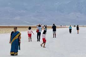 Cette course internationale de chameaux accueille chaque année des milliers de visiteurs du monde entier qui affluent vers le cœur historique de virginia city pour assister à ce sympathique et original événement. Camel Racing In Virginia City Nevada