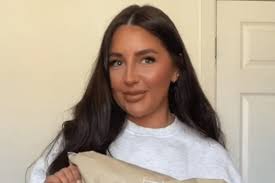 I’m curvy and petite and found the best dress for my figure