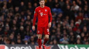 Robert lewandowski w meczu z augsburgiem strzelił 41. Gol Roberta Lewandowskiego Znakomita Forma Strzelecka Napastnika Bayernu Wideo