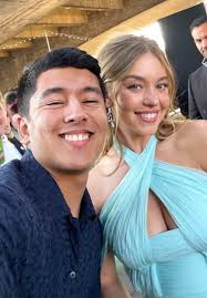 Sydney Evelyn Schmooze