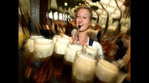 Les fêtes de la bière existent un peu partout dans le monde, et même parfois voici donc quelques exemples de fêtes de la bière existantes à travers le continent : Fete De La Biere 2012 A Munich Hd Oktoberfest Youtube