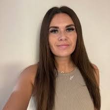 Bethany Edwards's Instagram, Twitter & Facebook