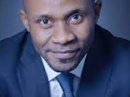 Médias : sur les 262 chaînes répertoriées, 107 sont admises à la TNT, 83  chaînes admises au