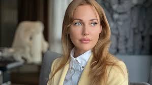 Meryem Uzerli graces the new issue of Vogue Travel magazine