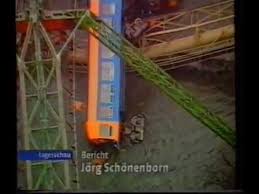 Ein elefant stürzt aus einer schwebebahn in wuppertal: Unfall Schwebebahn Wuppertal Youtube