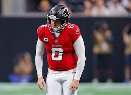 Nick Folk kicking for the Atlanta Falcons