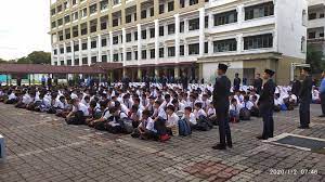 Pendidikan yang seimbang menjadi iltizam warga sekolah menengah kebangsaan petaling untuk melahirkan pelajar yang berakhlak mulia, berpengetahuan dan berketrampilan, serta cinta akan sekolah dan negara. Sekolah Menengah Kebangsaan Petaling Rass Naa