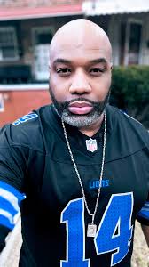 Going tailgating tomorrow who I'm going to see 😂👀 let me know what part