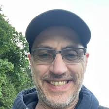 He slept after 56 hours of non-stop search and found 40 people alive under  the rubble. This is the Tunisian hero Husky ❤🙏