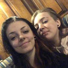 I noticed that too. I also think she wanted Isha to be her own person and  not just be a copy of Jinx