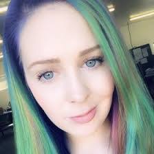 Amber Halverson's Instagram, Twitter & Facebook