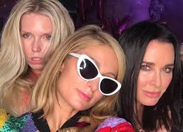 Now that Kathy Hilton is official, here's my tl;dr of House of Hilton  (highly rec if you're a fan) : r/realhousewives