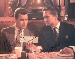 Wall street è un film del 1987 diretto da oliver stone e interpretato da michael douglas, charlie sheen e daryl hannah. Wall Street Movie Cast Autographed Signed Photograph Co Signed By Michael Douglas Charlie Sheen Historyforsale Item 278978