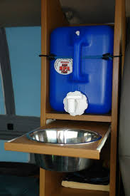 Wasserkanne Mit Abnehmbarer Schussel Abnehmbarer Schussel Wasserkanne Cargo Trailer Camper Cargo Trailer Camper Conversion Camper Van Kitchen