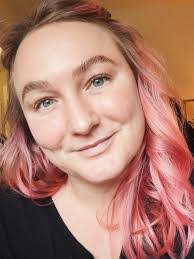 Vickie Keene's Instagram, Twitter & Facebook