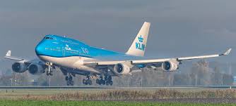 The interior configuration of economy and business, can accommodate 524 passengers. Klm Will Say Goodbye To The 747 Combi In January 2021 Aeronautics