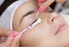 How to remove eyelash extensions. The Right Way To Remove Your Eyelash Extensions Avari Beauty