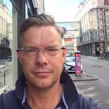 Mark Luscombe (@MarkLuscomb)