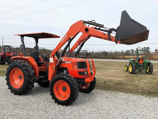 Kubota M4900SUD Tractor