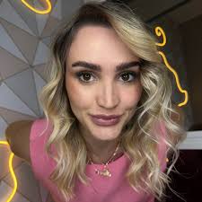 Roberta Gill 𝙷𝚊𝚒𝚛 & 𝙱𝚎𝚊𝚞𝚝𝚢 (@robertagillhair) • Instagram photos  and videos