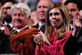 Carrie symonds and boris johnson were married in a small, private ceremony. Boris Johnson Leaves Hospital Pm Stops Off In Downing St With Carrie To Broadcast Heartfelt Thanks Daily Mail Online
