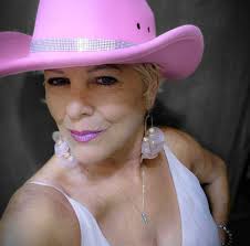 Congratulations to our March Employees of the Month! 🥳 🍎 Chelsea Darrall 