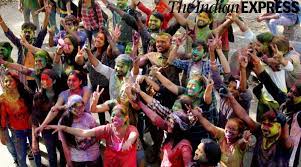 On holi, people play with. T5hcch1wyiq5fm