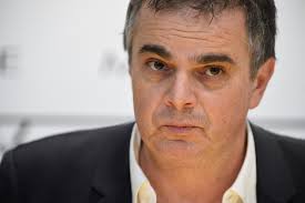 Du rond-point au scrutin, les "gilets jaunes" face à la "récupération"  politique