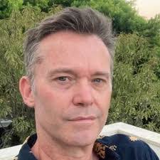 Vicky Holloway's Instagram, Twitter & Facebook