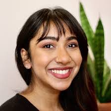 Liz Quinones's Instagram, Twitter & Facebook