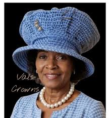 Hand crochet and designed by Vals Crowns ❤️